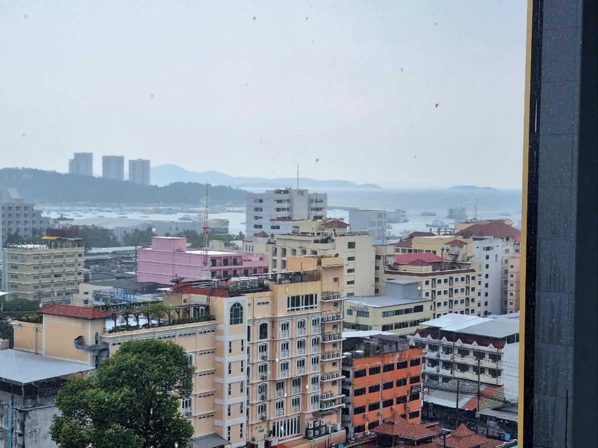 The Base Condo Center Of Pattaya Rooftop Swimming Pool Εξωτερικό φωτογραφία