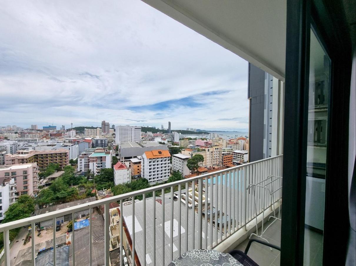 The Base Condo Center Of Pattaya Rooftop Swimming Pool Εξωτερικό φωτογραφία